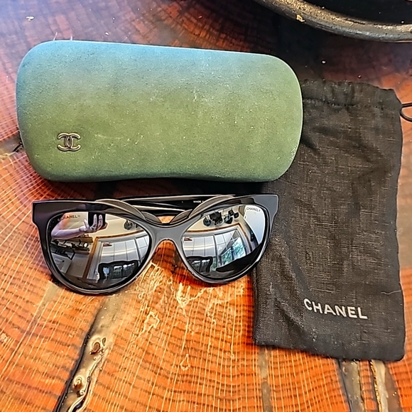 CHANEL Acetate Cat Eye Sunglasses Authentic 71186A in Black - Picture 1 of 7